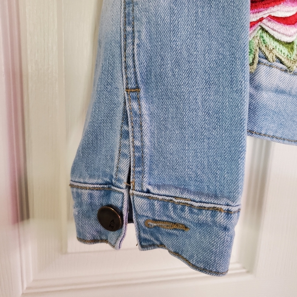 Ashley Mason Embroidered Distressed Denim Blue Jacket Trucker Small Button-up - Picture 3 of 9